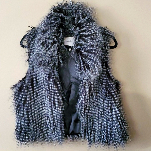 BCBGeneration Jackets & Blazers - BCBGeneration Women's Faux-fur Vest Jacket Size M